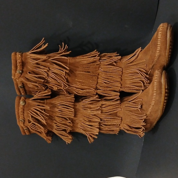 Minnetonka Fringe Moccasin Boots - Tan Womens Size 8 - Picture 2 of 6